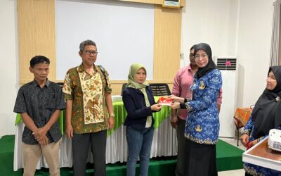 Dukung Pengembangan Pertanian, Dispertan PP Salurkan Hibah bagi Kelompok Penerima